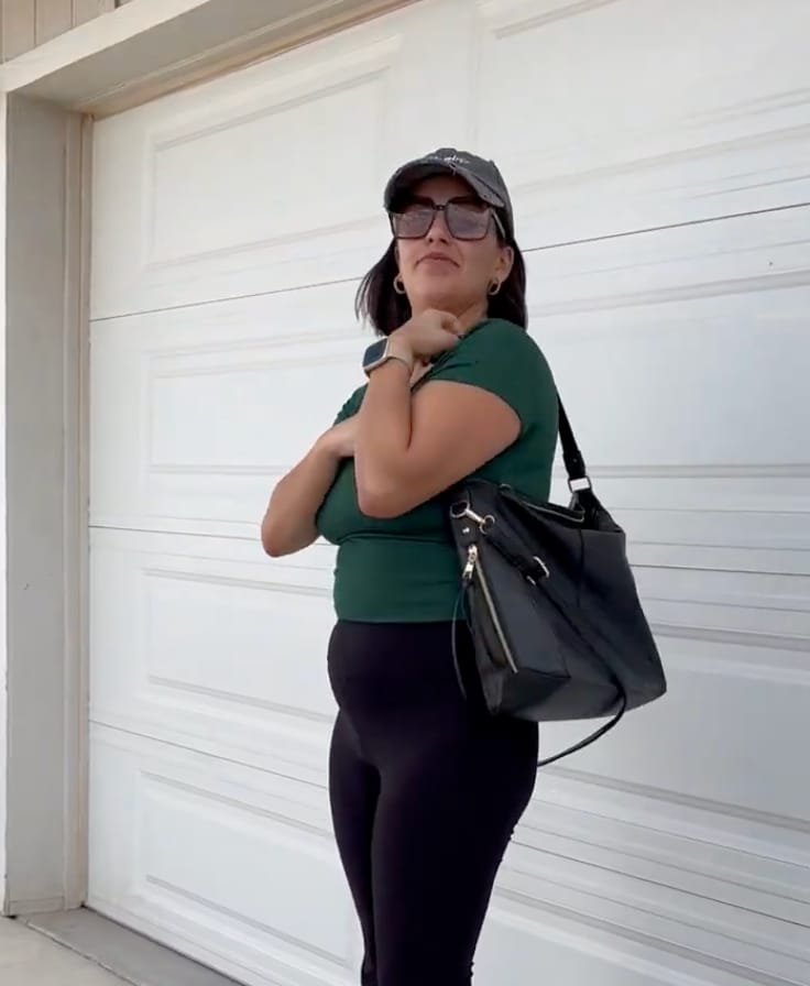 Customer photo review of Luxury Hobo Anti-Theft Handbag + FREE Pouch Wallet