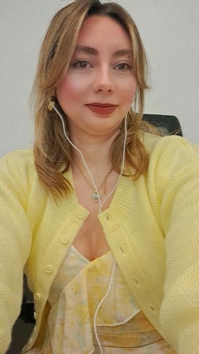 Customer photo review of SWEATER BLAIR AMARILLO