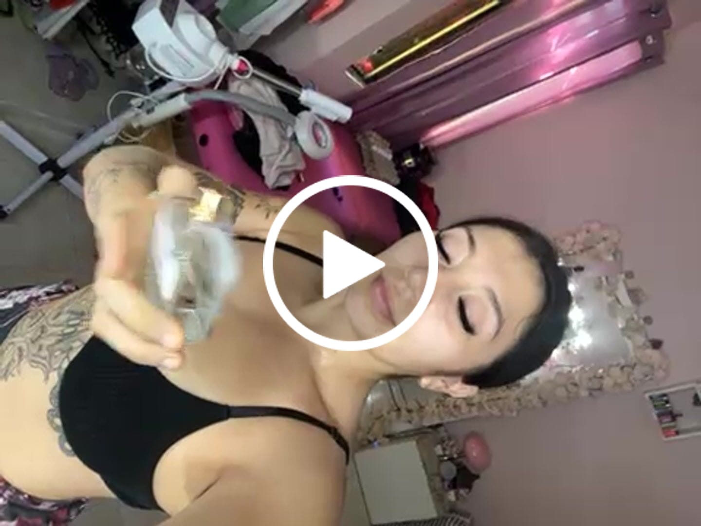 Customer video review of Desert Mirage - Inspirado en SANTAL 33 de LE LABO 100ml-