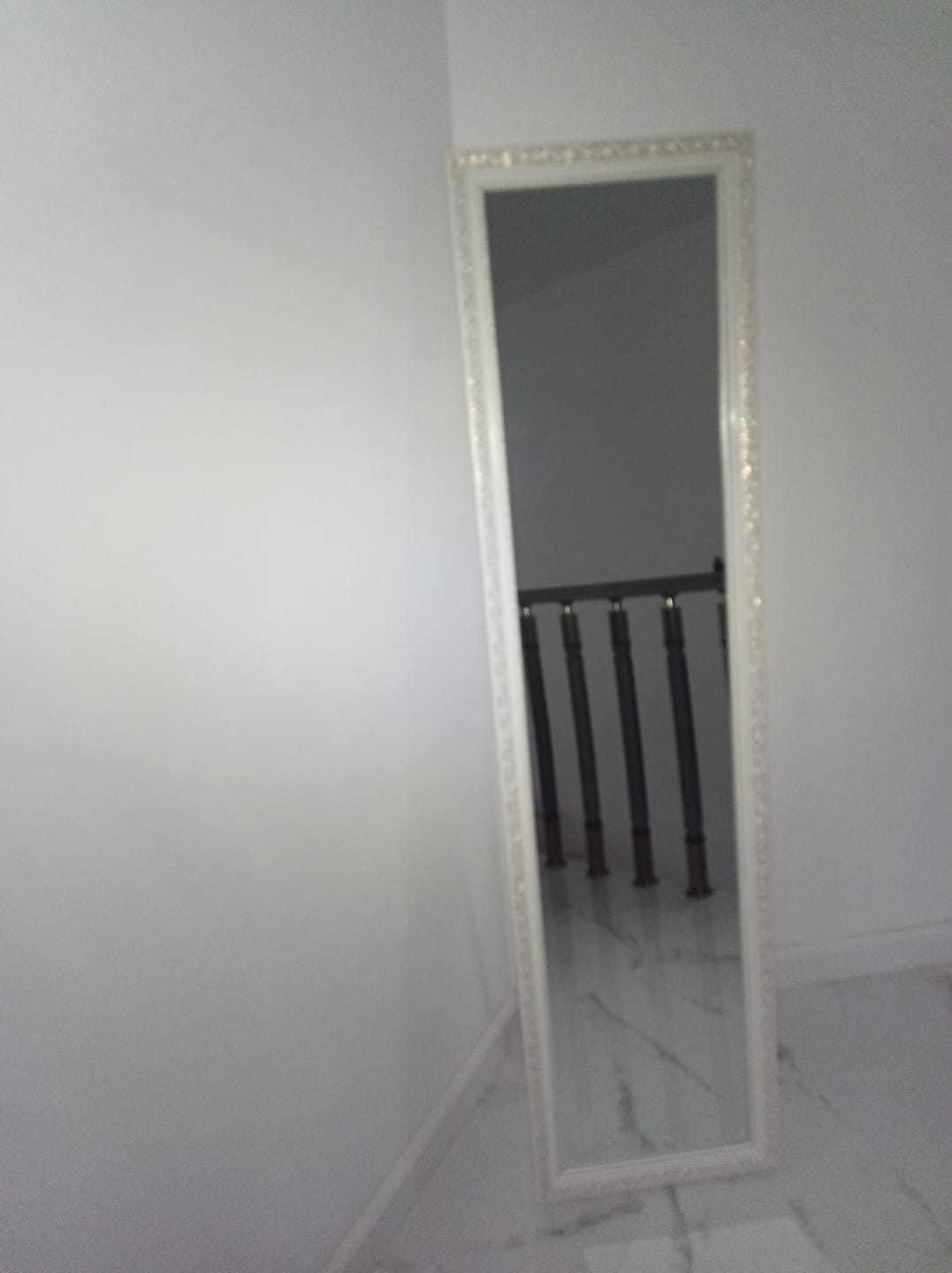 Customer photo review of Oglinda LAVAL, alb/auriu, metal/lemn, 40x150 cm