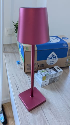 Customer photo review of LumiLuxe - Elegante Tafellamp met Draadloze Oplaadfunctie