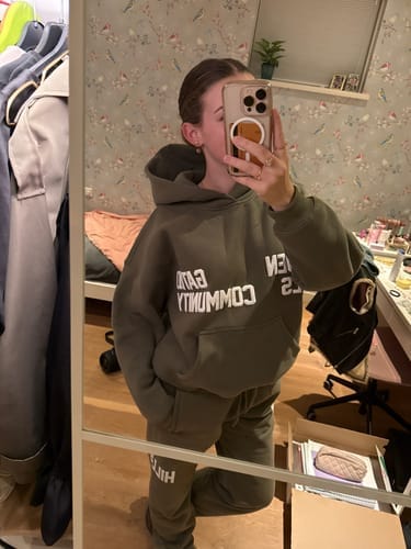 Customer photo review of GATED COMMUNITY HOODIE SAGE