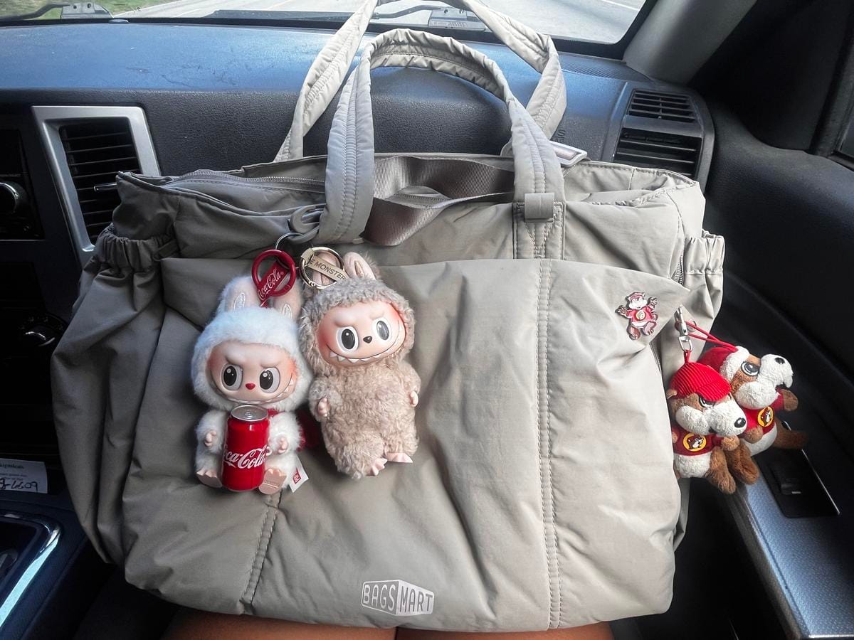 Customer photo review of Crush 23L Laptop Tote