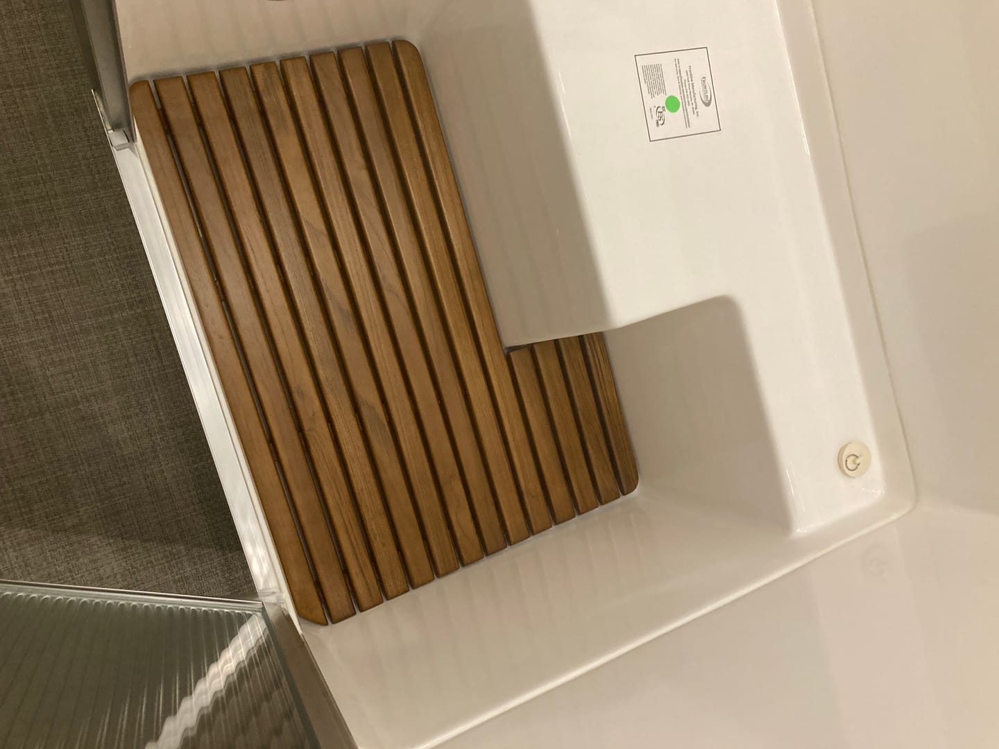 Customer photo review of 25FB / 27FB / 30RB L-shape Airstream Teak Shower Mat