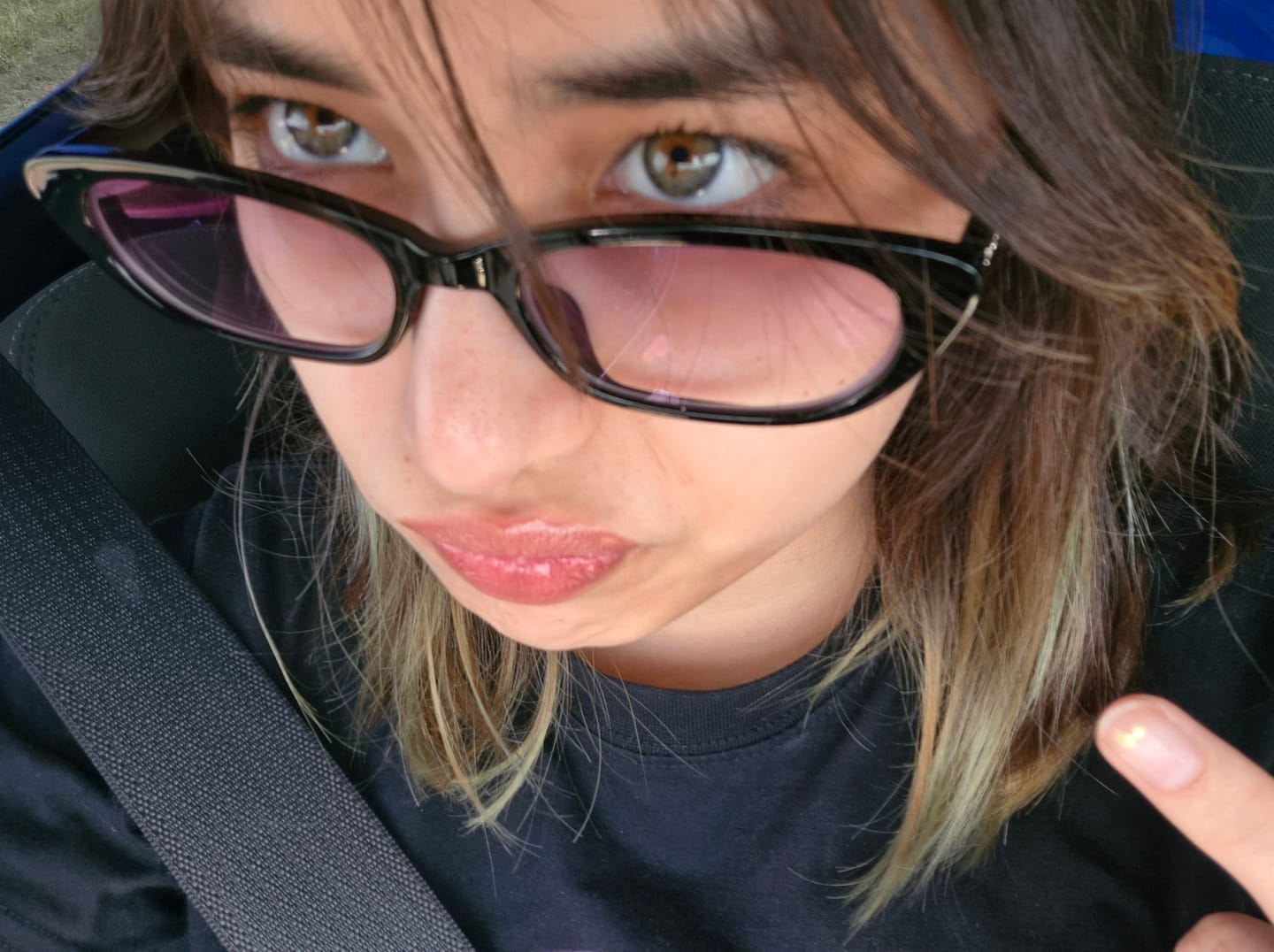 Customer photo review of Aell Sunglasses