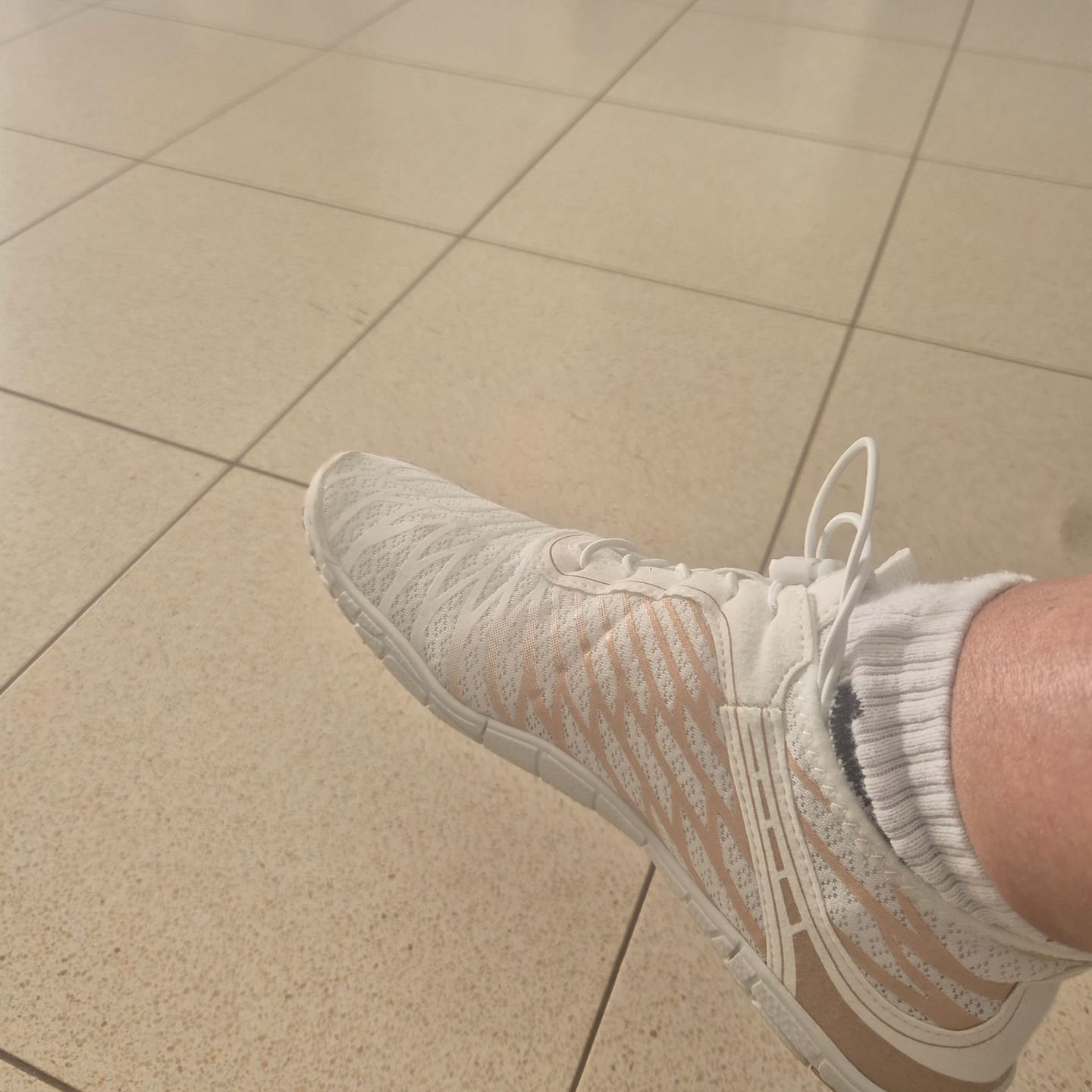 Customer photo review of מנור קלאוד - נעלי ברפוט
