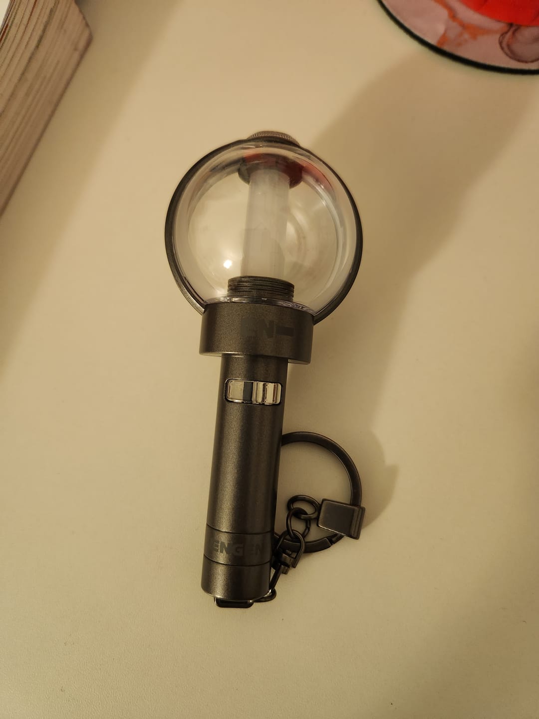 Customer photo review of ENHYPEN - OFFICIAL LIGHT STICK VER.2 KEYRING