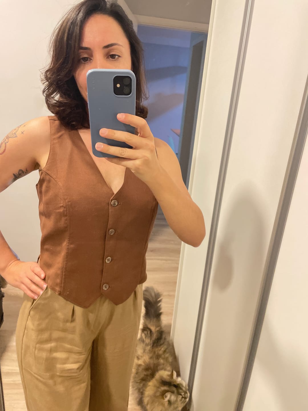 Customer photo review of Colete Calêndula Marrom Escuro