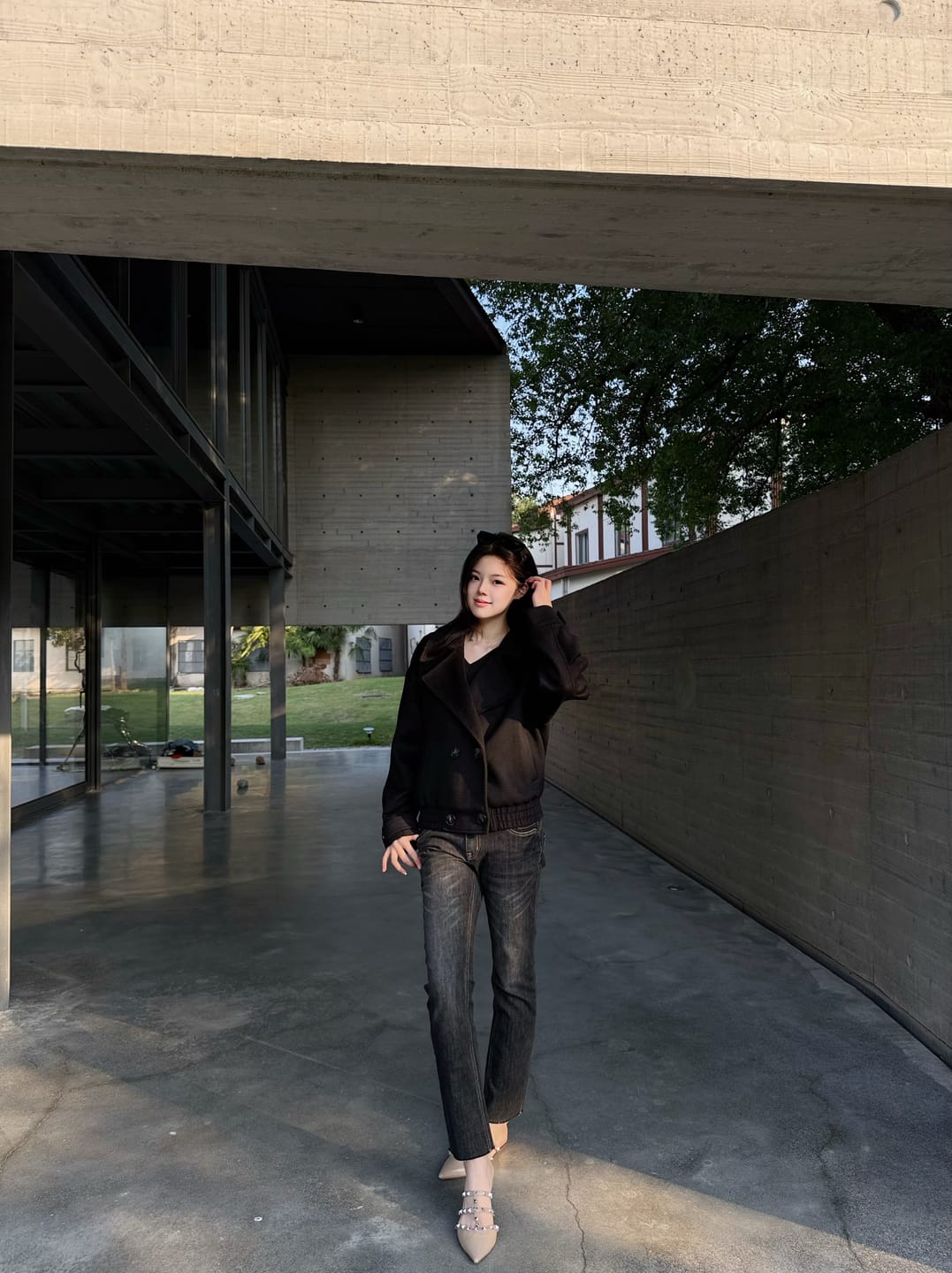 Customer photo review of IAMXIAA Vintage Washed Skinny Jeans with Raw Hem and Contrast Stitch