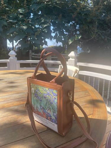 Customer photo review of Vincent Van Gogh Irises Tablo Çanta