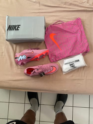 Customer photo review of Vapor 16 FG - Scary Good - Rose/Orange