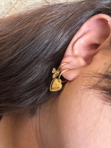 Customer photo review of Aretes Little Heart