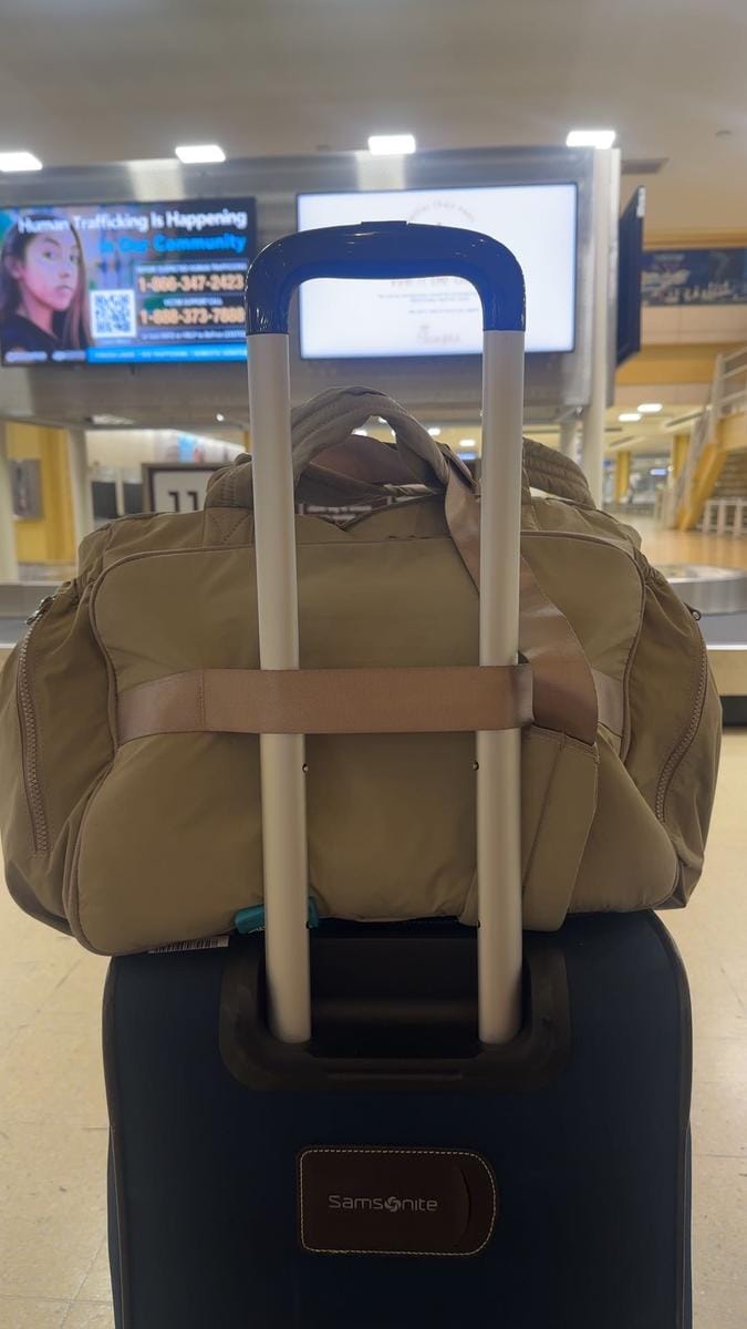 Customer photo review of Crush 23L Laptop Tote