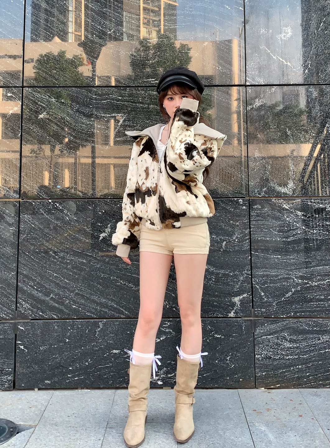 Customer photo review of WARDEN EDGE Reversible Jacket with Smooth Knit & Cow-Pattern Furry Fabric