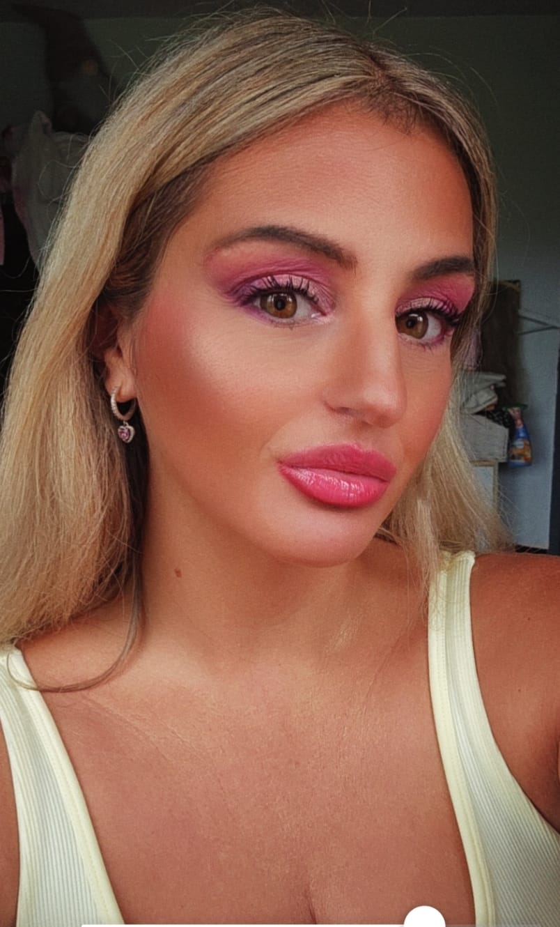 Customer photo review of P.Louise The Cheek Of It Shimmer Liquid Blush