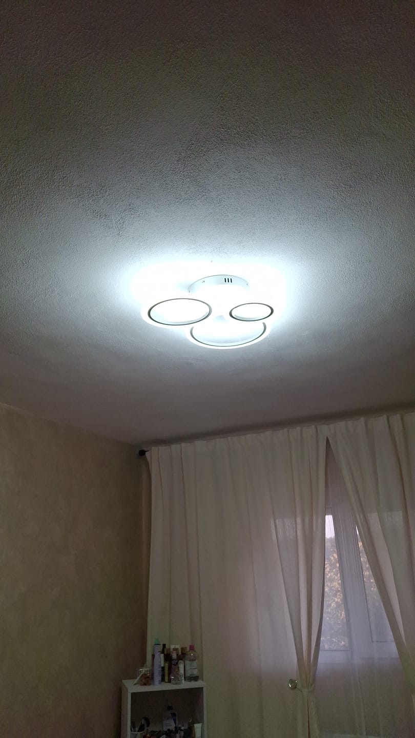 Customer photo review of Lustra LED 3 WHITE CIRCLE Echivalent 300W Telecomanda
