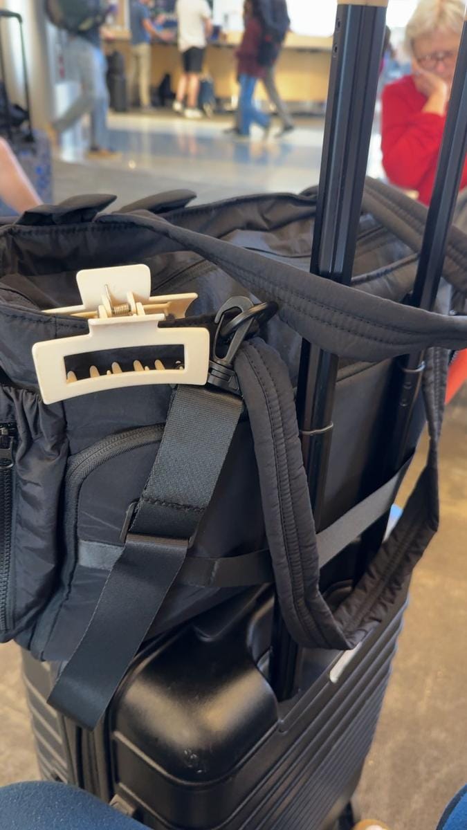 Customer photo review of Crush 23L Laptop Tote