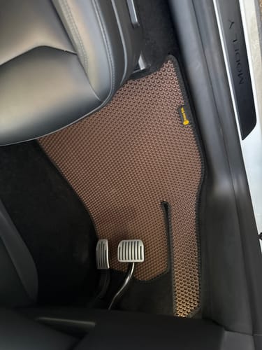 Customer photo review of Dywaniki na zamówienie do samochodów elektrycznych - Przód i tył