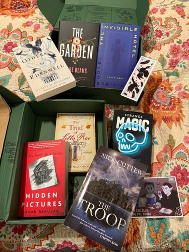 Customer photo review of Halloween Originals - 4 Book Special Edition Box