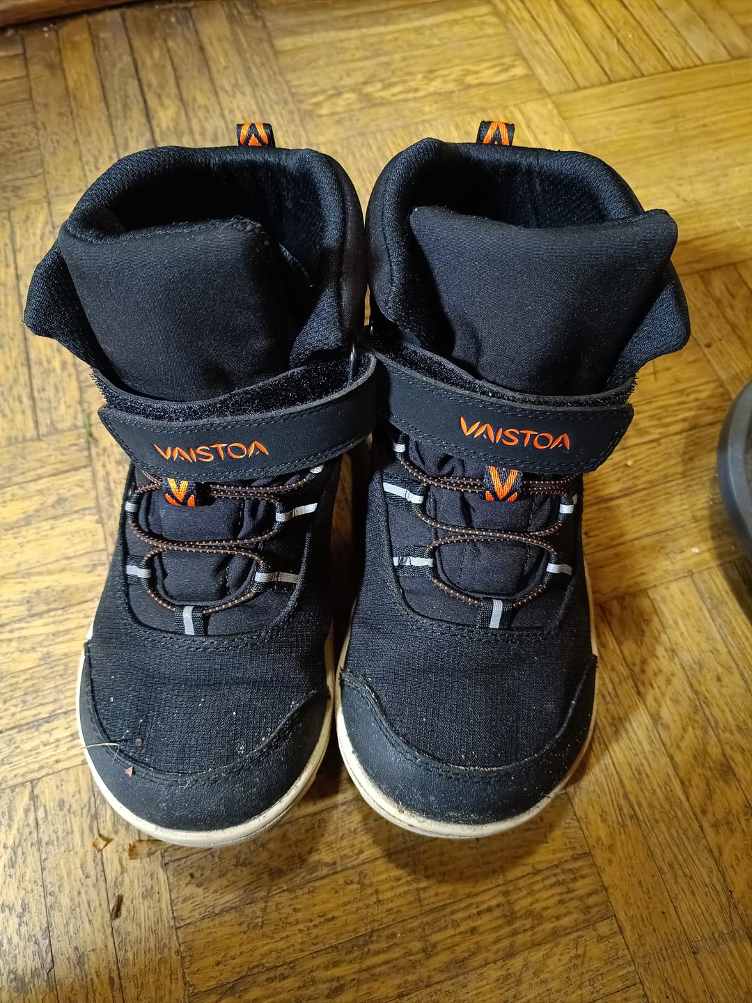 Customer photo review of Vaistoa Kaste lasten vedenpitävät paljasjalkakengät