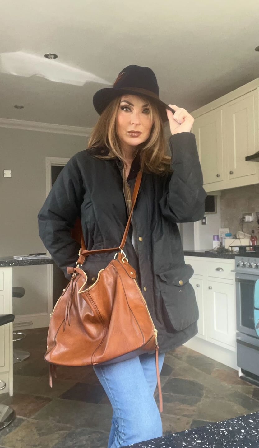 Customer photo review of Luxury Hobo Anti-Theft Handbag + FREE Pouch Wallet