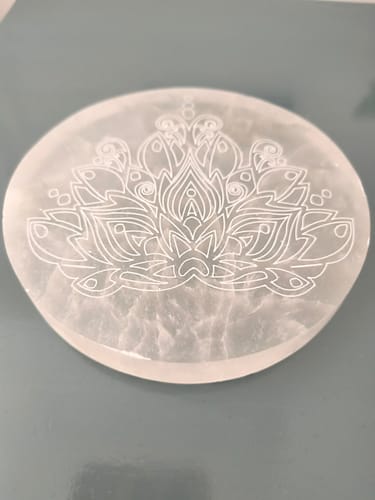 Customer photo review of Placa de Selenita con Flor de Loto || Limpieza de Minerales
