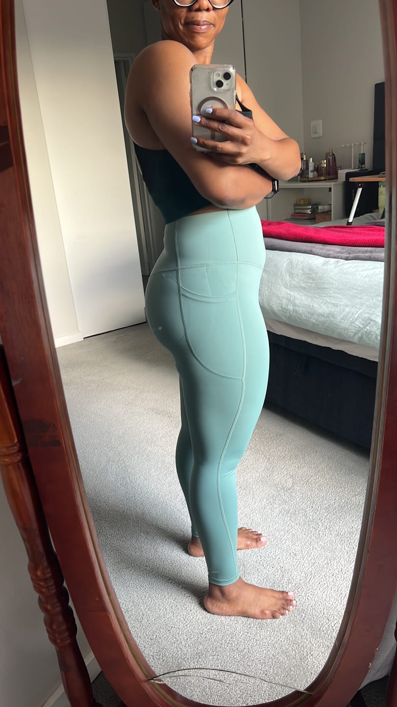 Customer photo review of High Waisted Tummy Control Butt Lifting Leggings with Pockets