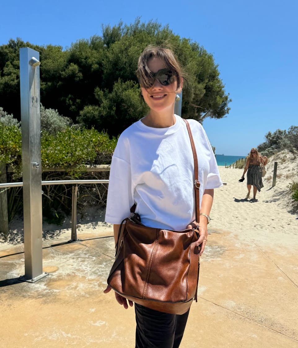 Customer photo review of Luxury Hobo Anti-Theft Handbag + FREE Pouch Wallet