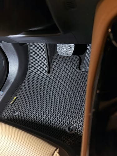 Customer photo review of Dywaniki samochodowe na zamówienie - Przód i tył