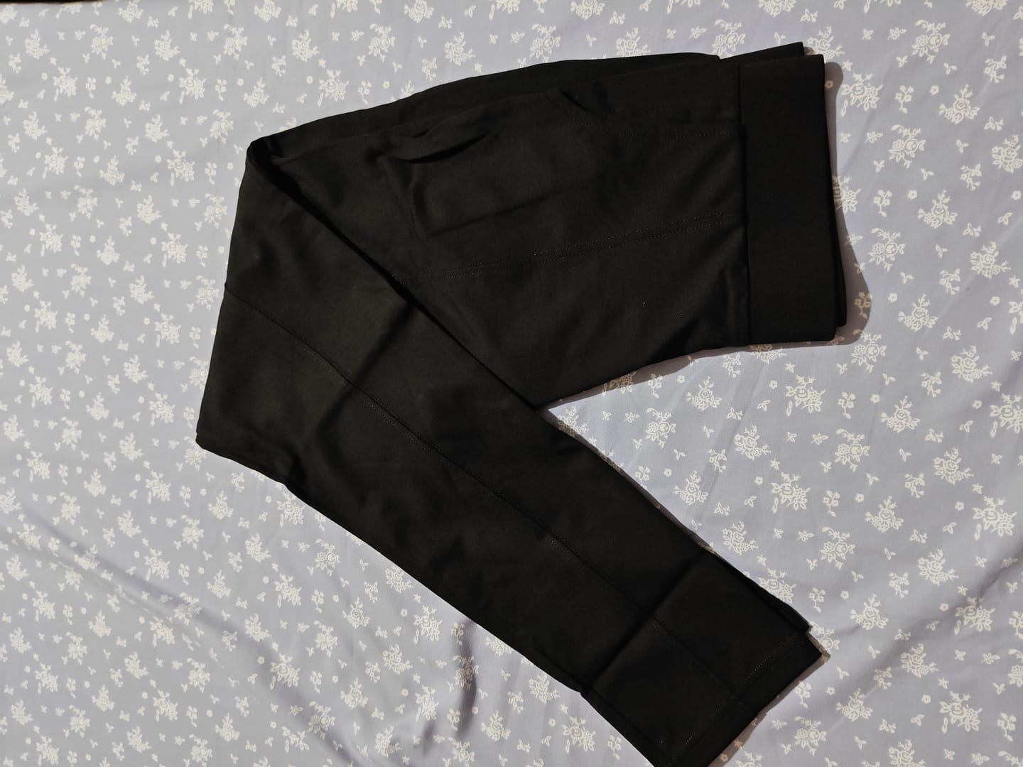 Customer photo review of Women Black 4-Way Stretchable Pants