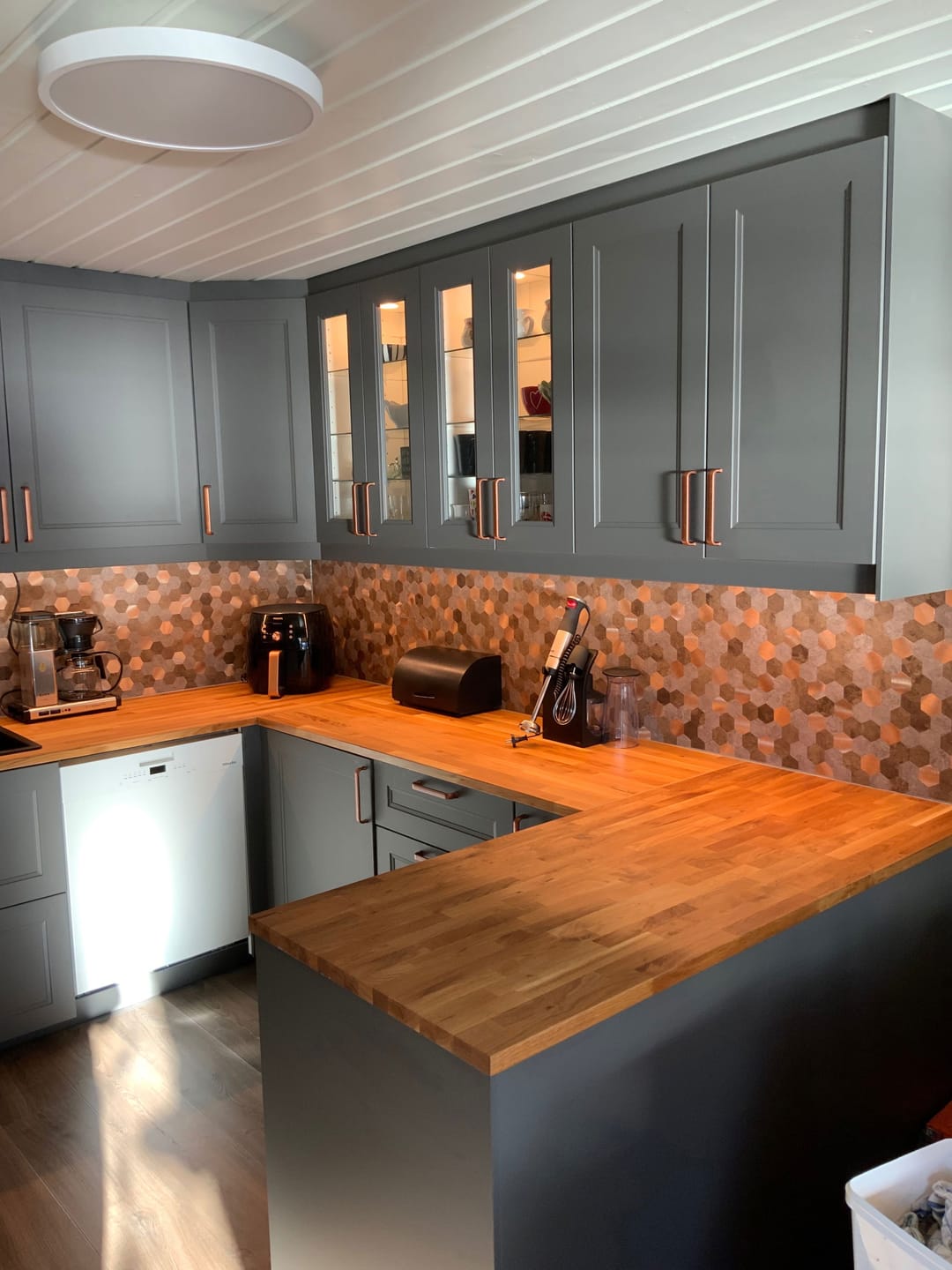 Customer photo review of Mocca hexagon selvklebende veggfliser