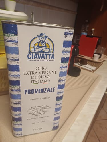 Customer photo review of Olio di Oliva che non pizzica in gola Latta da 5 litri  in offerta