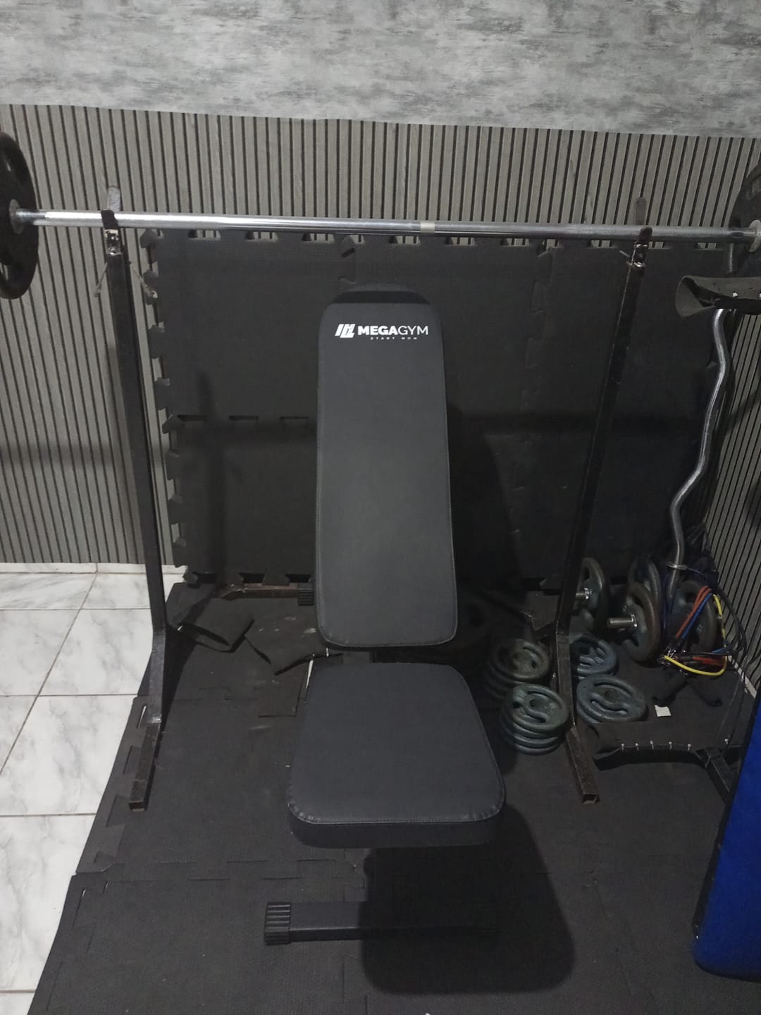 Customer photo review of Banco de musculação 6x1 posições