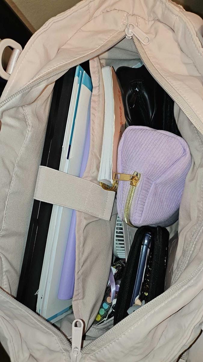 Customer photo review of Crush 23L Laptop Tote