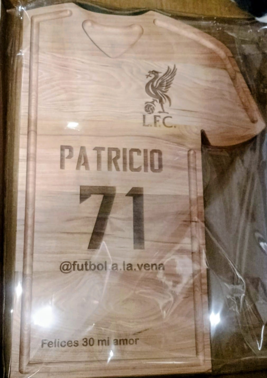 Customer photo review of Tabla Futbol Personalizada