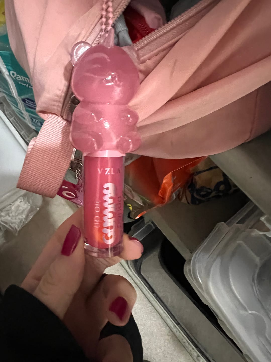 Customer photo review of Lip Oil Gummy Panda – VIZZELA
