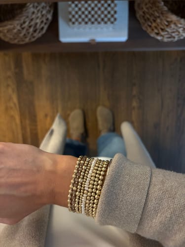 Customer photo review of freshwater pearl bracelet