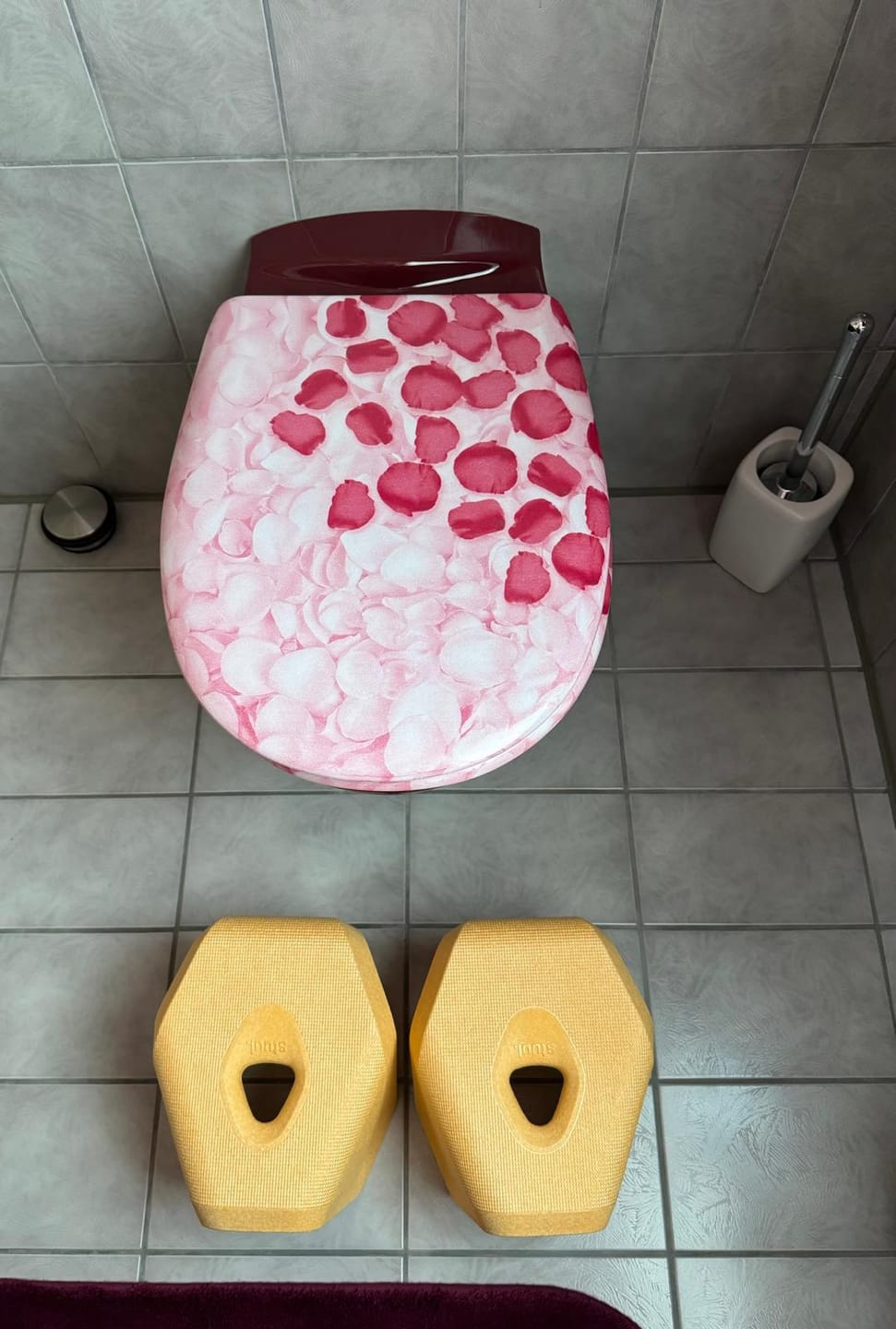 Customer photo review of stuul® Toilet Stool | The Poop Stool with Style