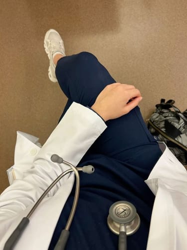 Customer photo review of Grey's Anatomy Women's 3 Pocket stretch 35" Labcoat 2402