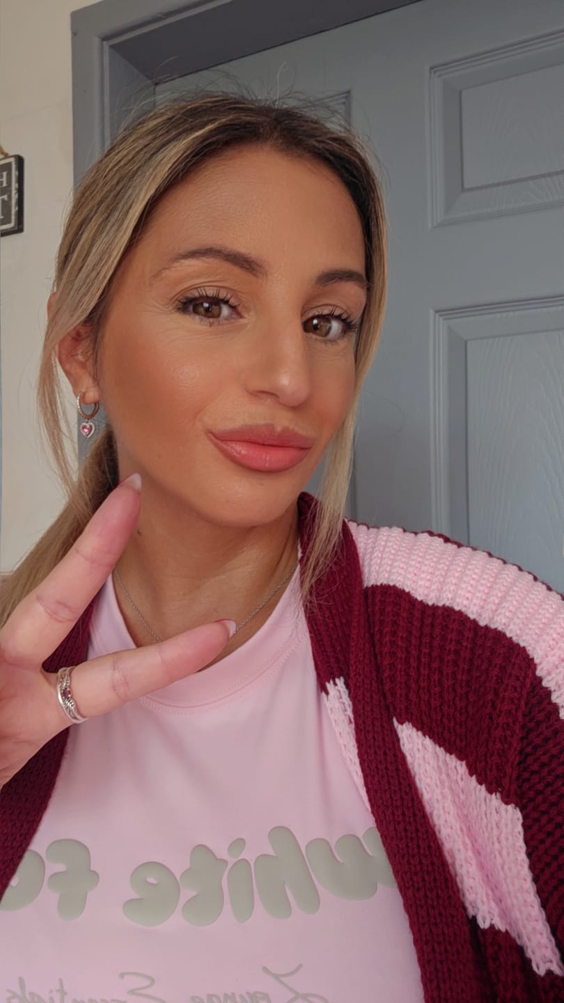 Customer photo review of P.Louise The Cheek Of It Shimmer Liquid Blush
