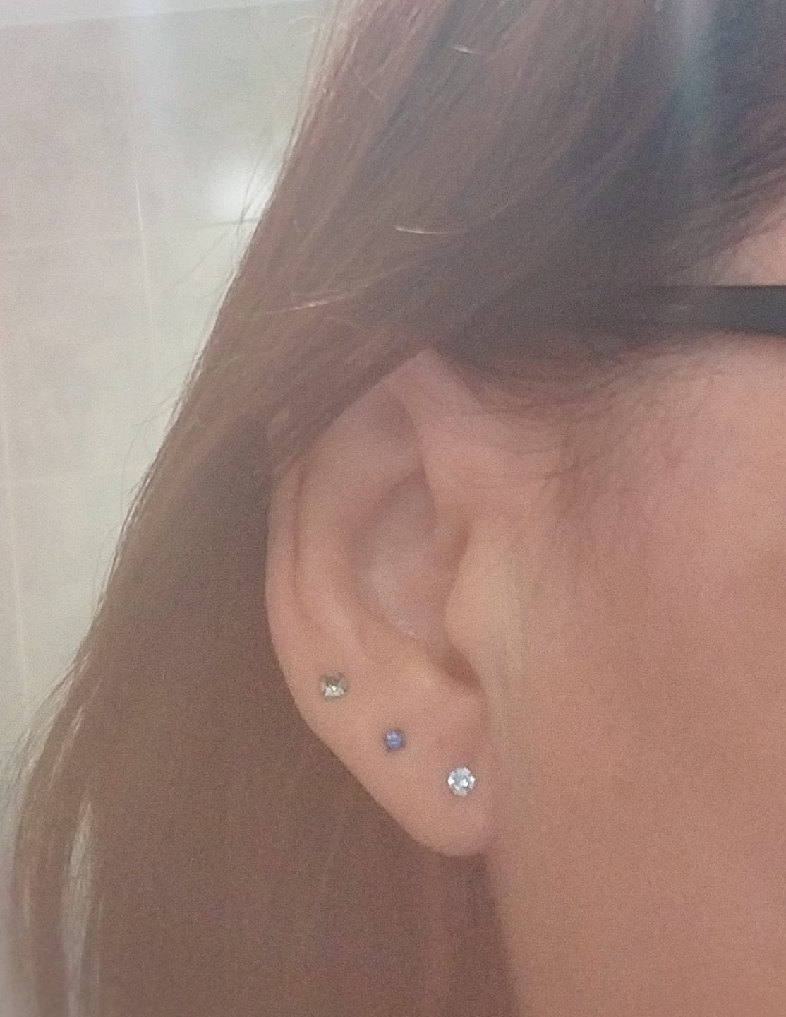 Customer photo review of Pendientes Pequeña Circonita