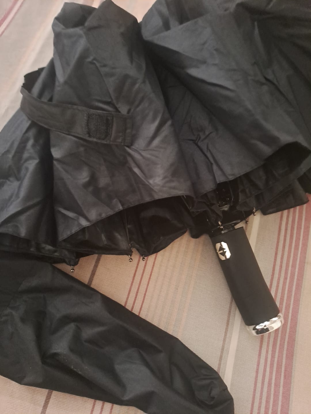 Customer photo review of UV Protected Umbrella with Torch - Unbreakable | Windproof | Waterproof