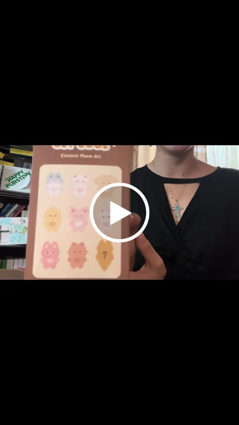 Customer video review of MINI SKZOO 10CM PLUSH BLIND BOX