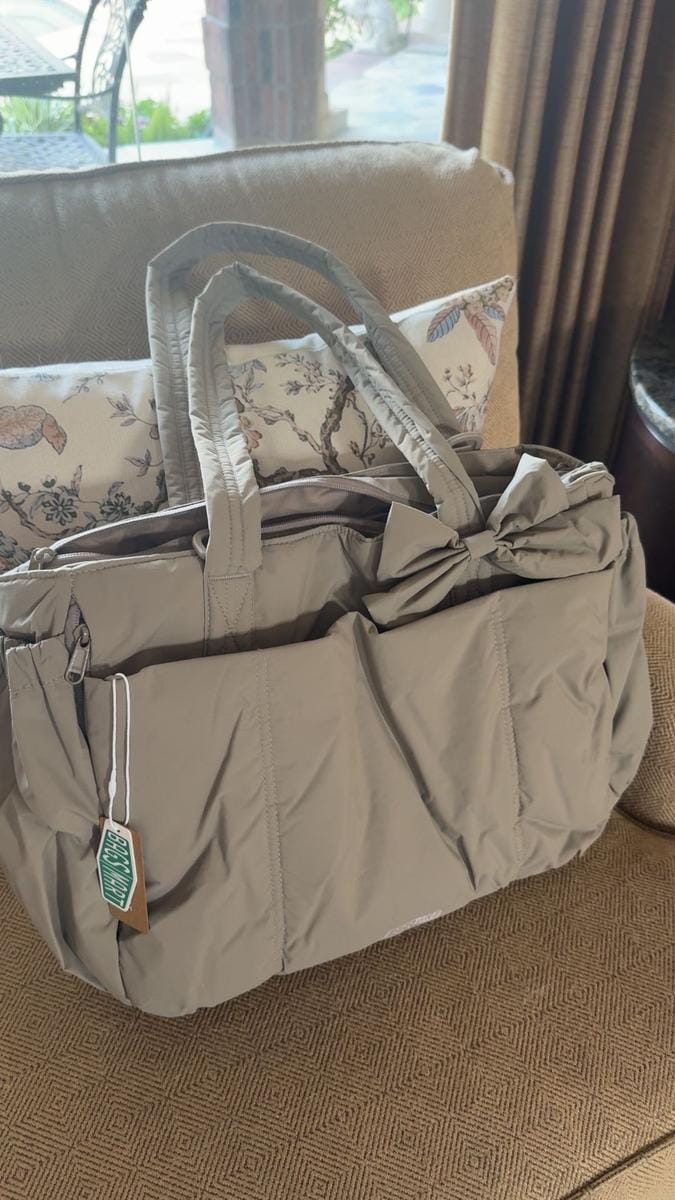 Customer photo review of Crush 23L Laptop Tote