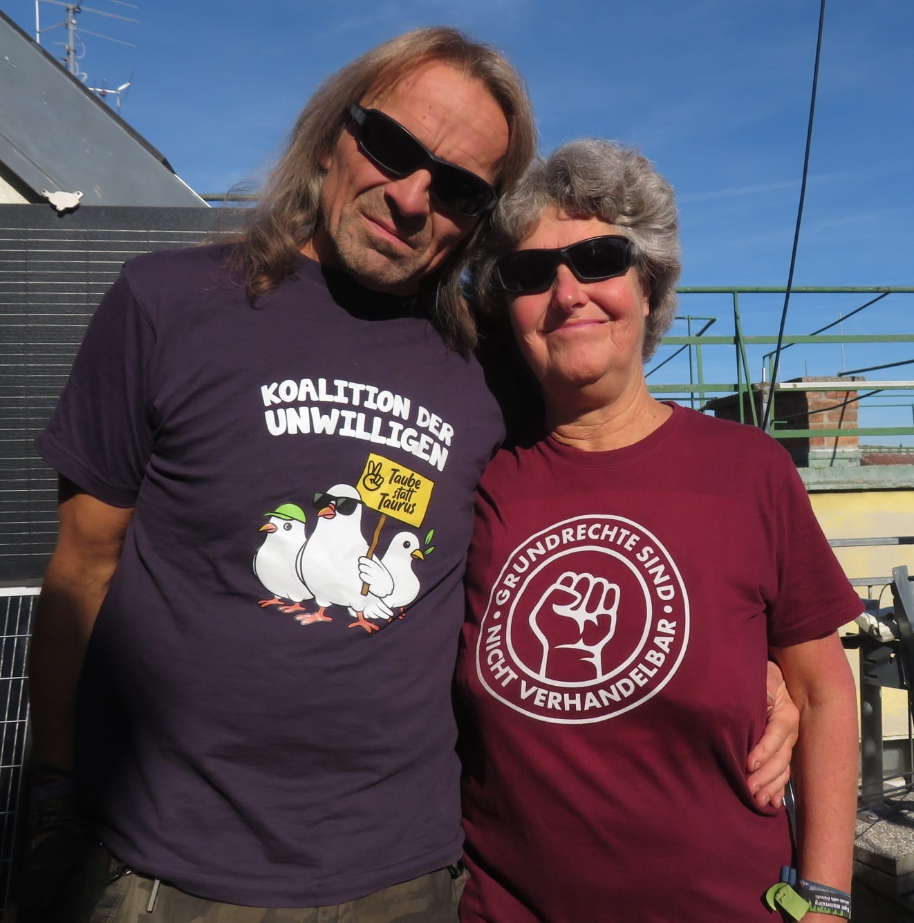 Customer photo review of PREMIUM SHIRT BUBEN • TAUBE STATT TAURUS - KOALITION DER UNWILLIGEN