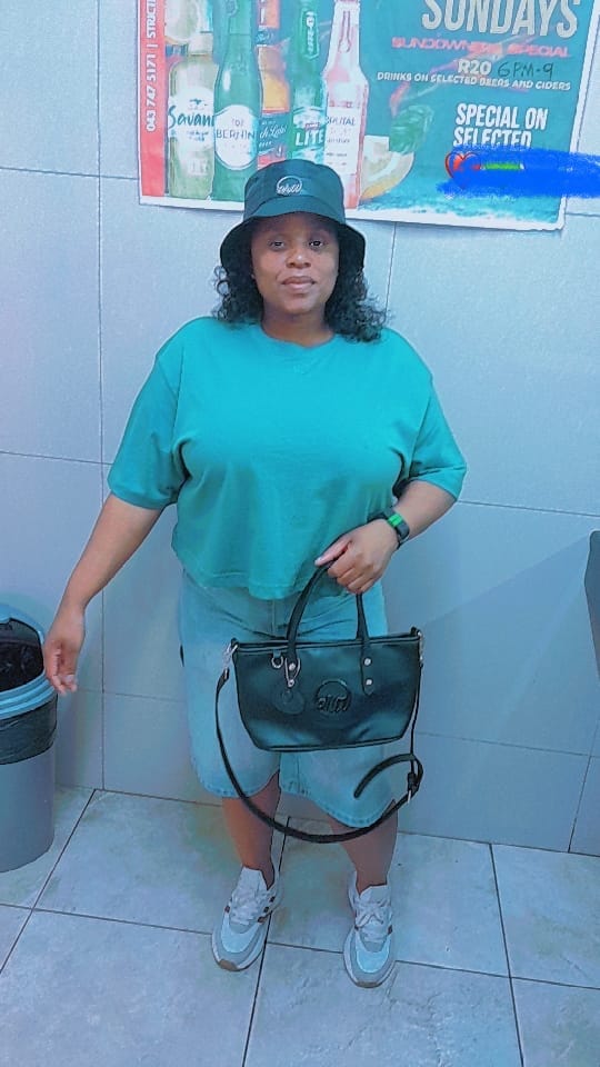 Customer photo review of Black Billy Bucket Hat