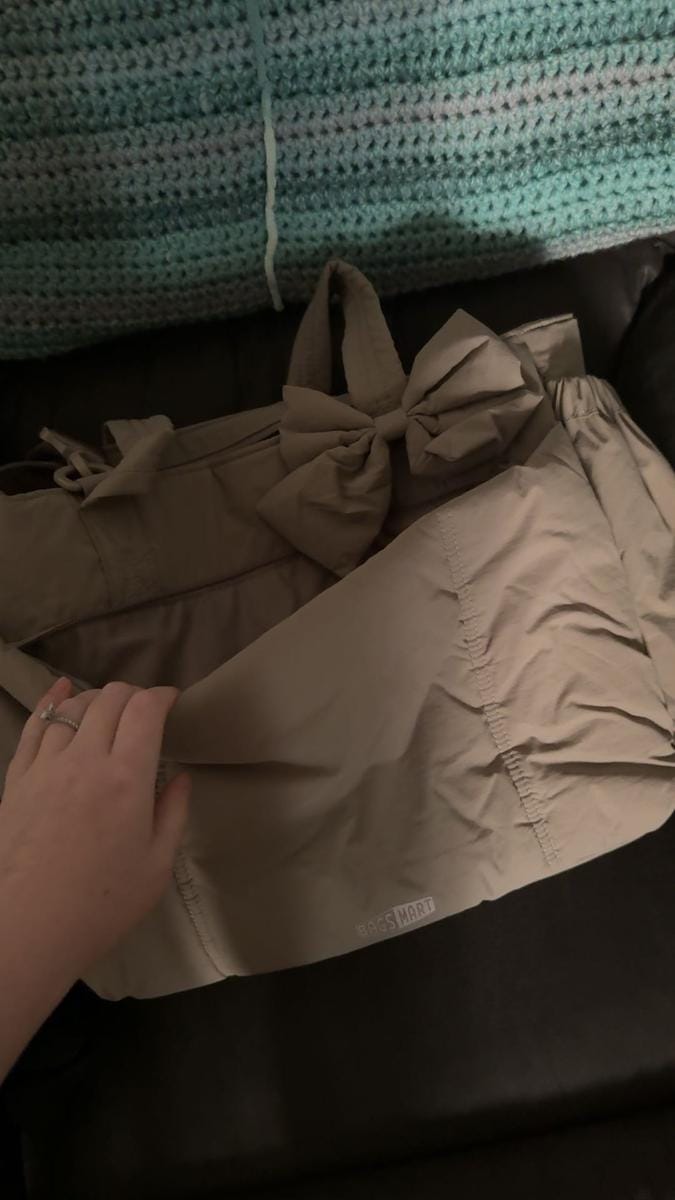 Customer photo review of Crush 23L Laptop Tote