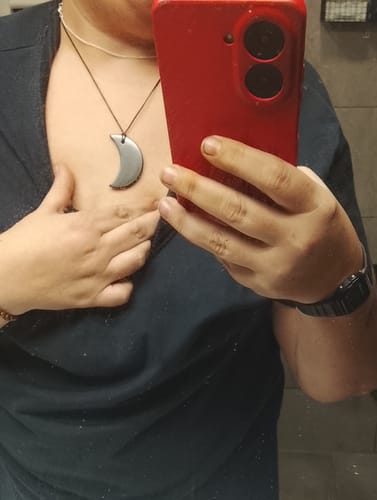 Customer photo review of Colgante de Shungit Luna || Protección - Desintoxicación