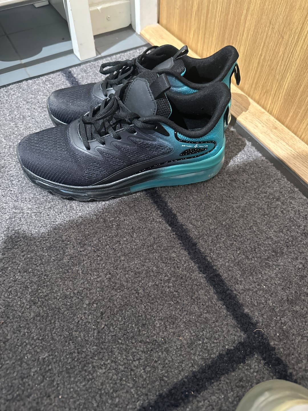 Customer photo review of Gymfit Air Max sneakers