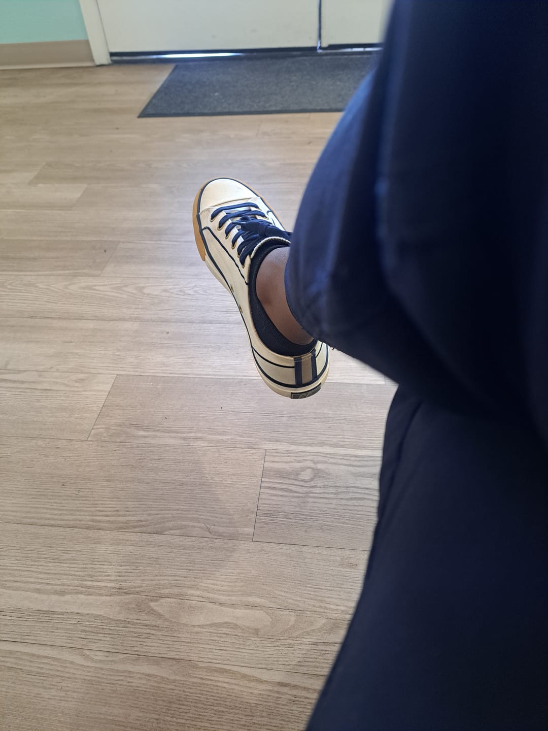 Customer photo review of Center Low-Top Black/Biscotti